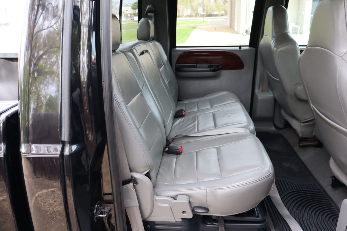 Used 2005 Ford F350 Lariat image 21