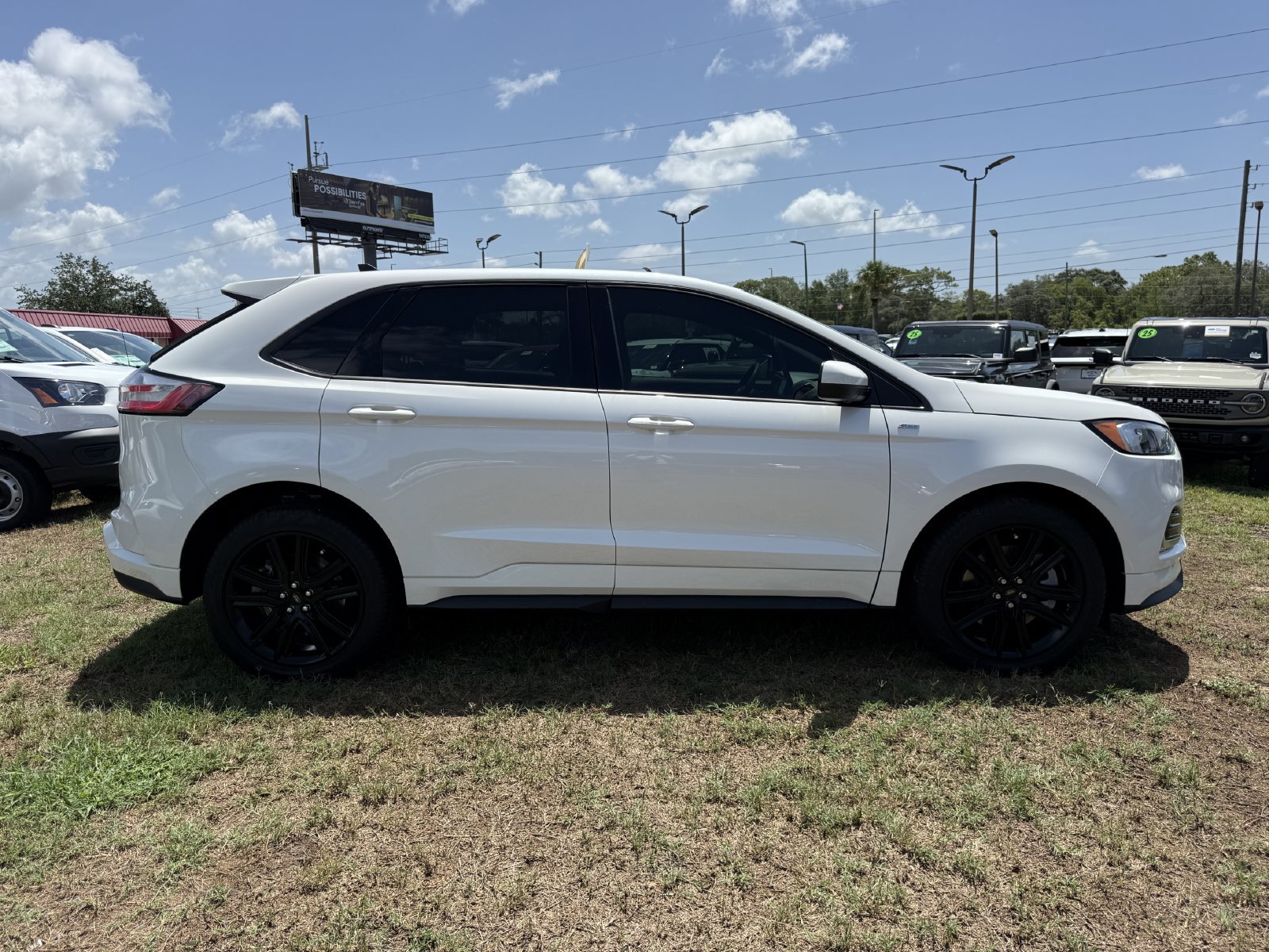 Certified 2024 Ford Edge ST-Line AWD/4WD image 3