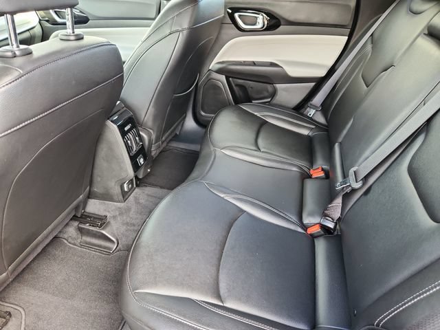 Used 2025 Jeep Compass Limited AWD/4WD image 18