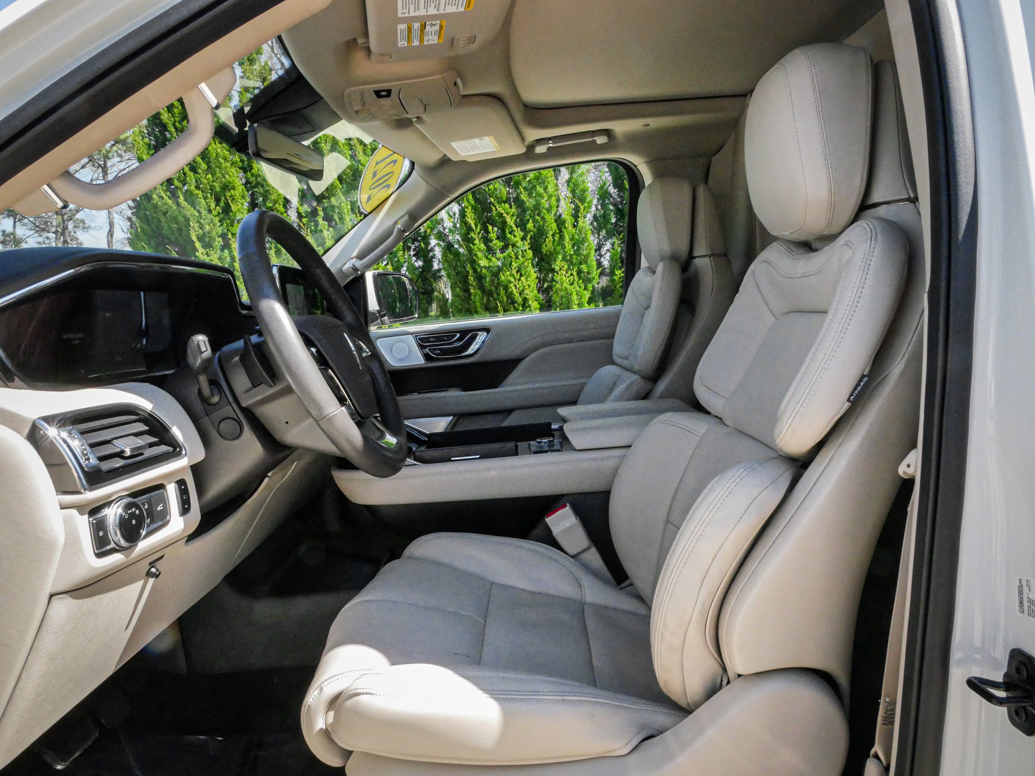 Used 2021 Lincoln Navigator L Reserve AWD/4WD image 15