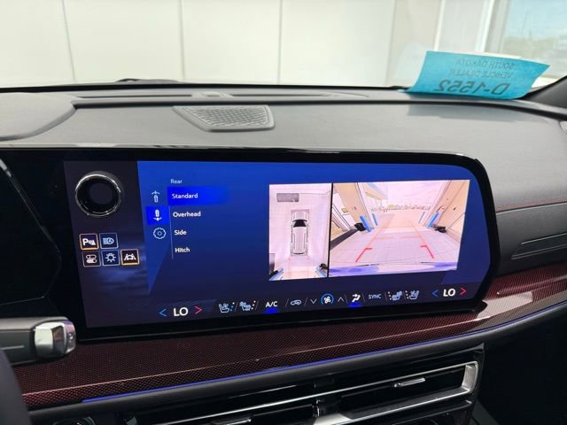 Used 2024 Chevrolet Traverse RS image 28