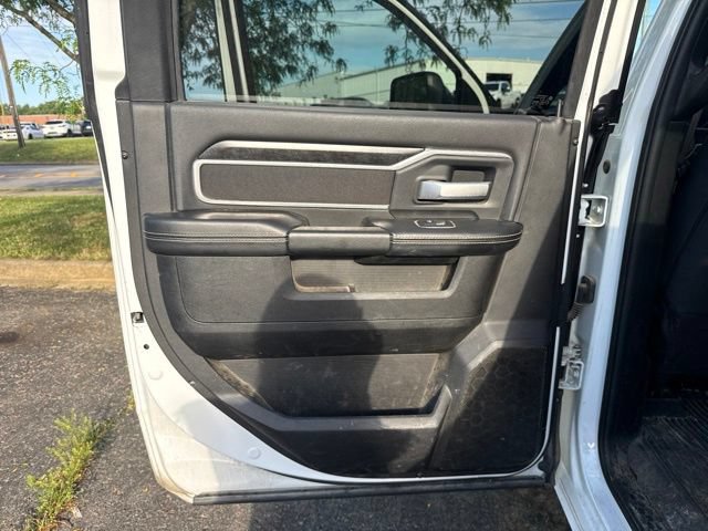Used 2024 RAM 3500 Big Horn w/ Night Edition AWD/4WD image 26