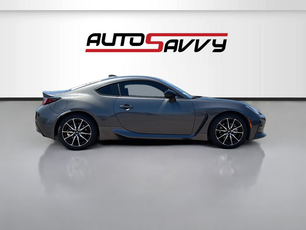Used 2023 Toyota GR86 RWD image 8