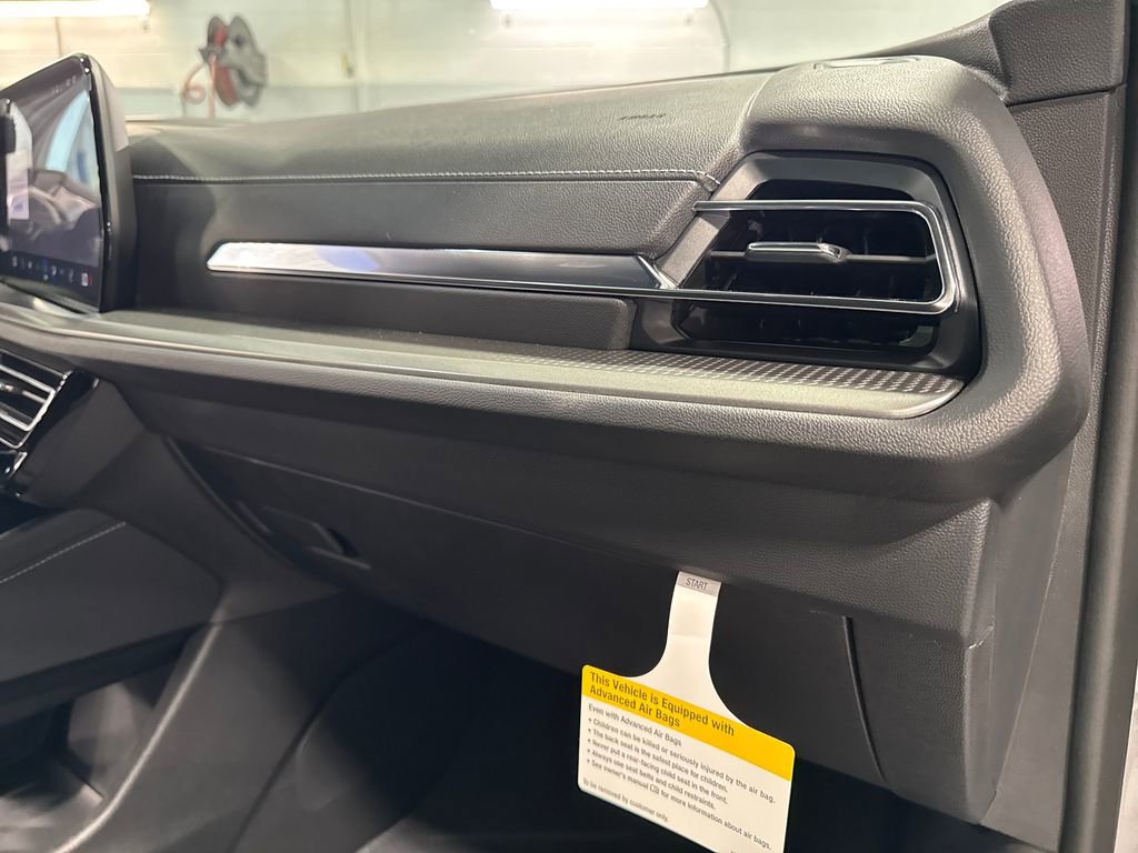 New 2026 Chevrolet Traverse LT w/ Midnight/Sport Edition FWD image 34
