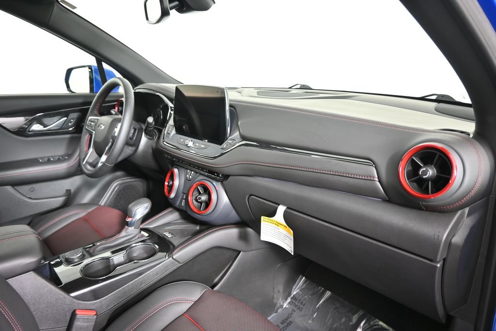 Used 2025 Chevrolet Blazer RS w/ Enhanced Convenience Package AWD/4WD image 14