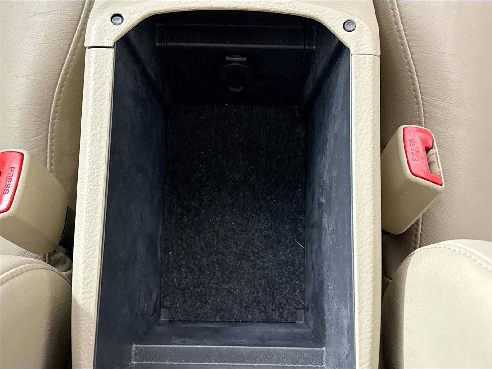 Used 2012 Toyota RAV4 Limited image 27