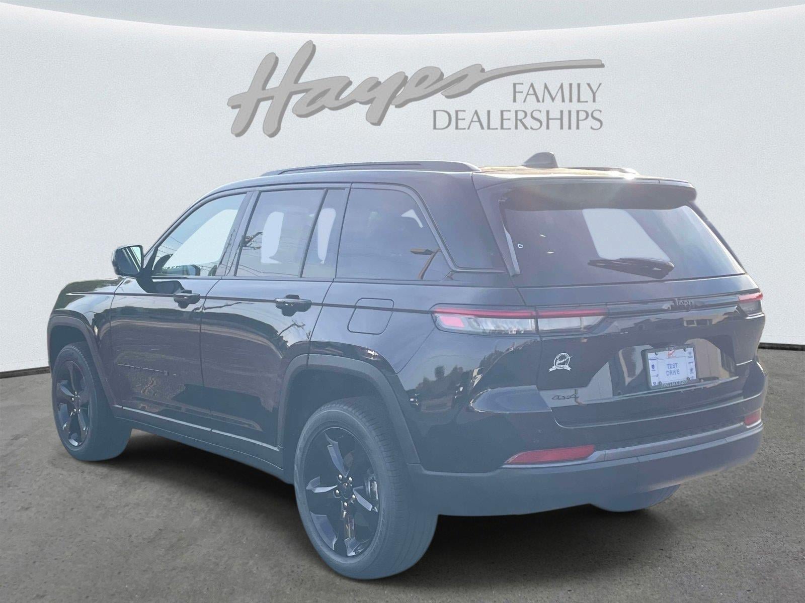New 2026 Jeep Grand Cherokee Limited w/ Limited Altitude Package AWD/4WD image 5