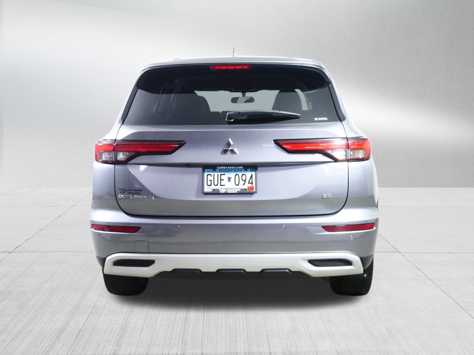 Used 2022 Mitsubishi Outlander SE image 6