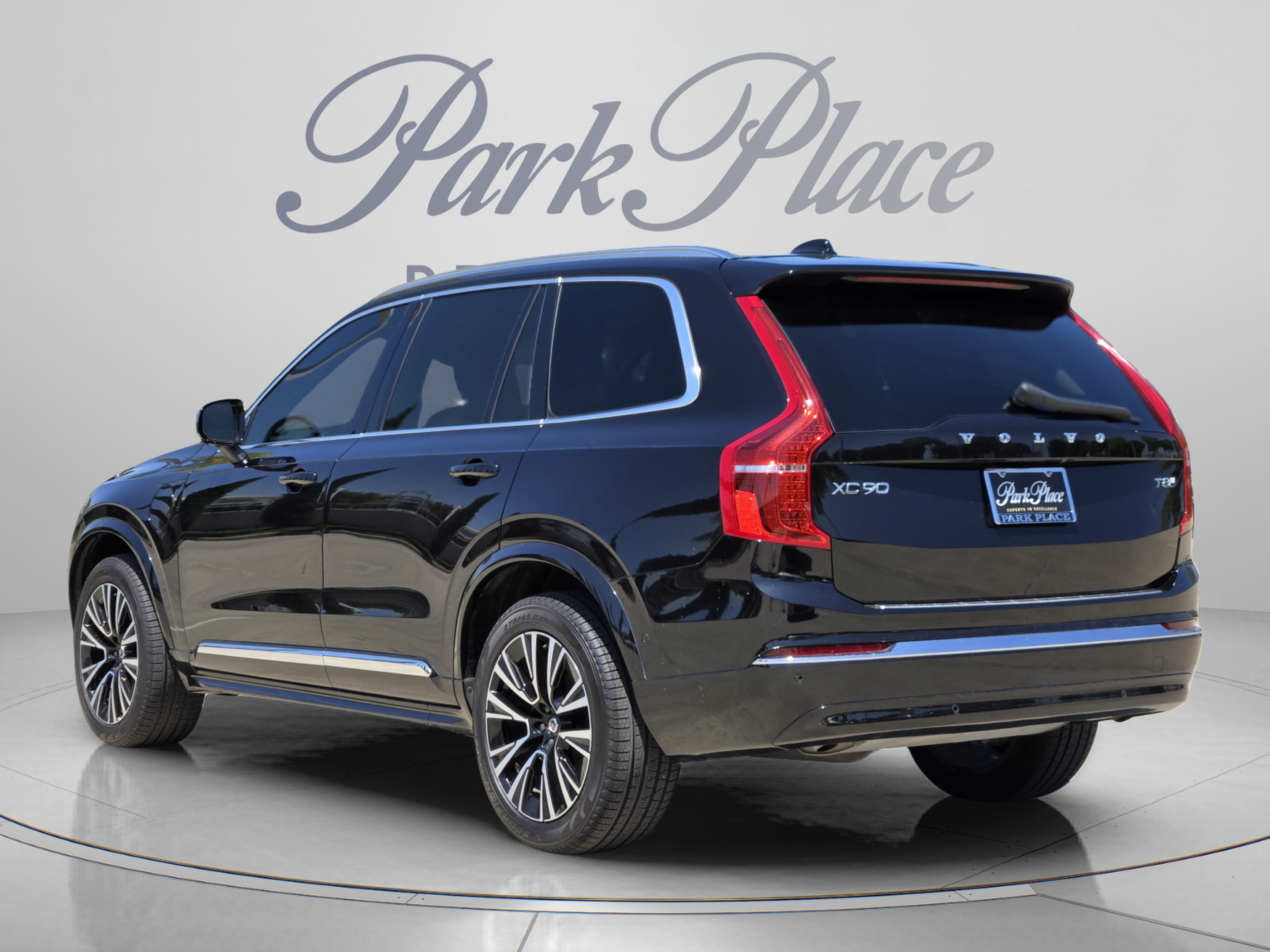 Used 2025 Volvo XC90 T8 Plus w/ Protection Package Premier AWD/4WD image 3