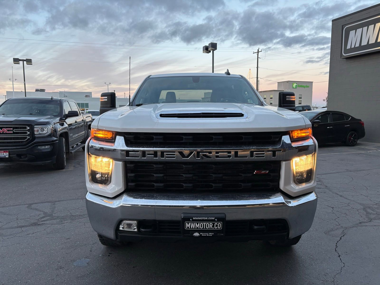 Used 2023 Chevrolet Silverado 2500 LT w/ Convenience Package image 2