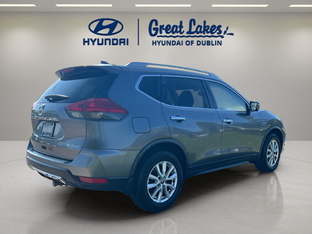 Used 2017 Nissan Rogue SV w/ Sun & Sound Touring Package AWD/4WD image 5