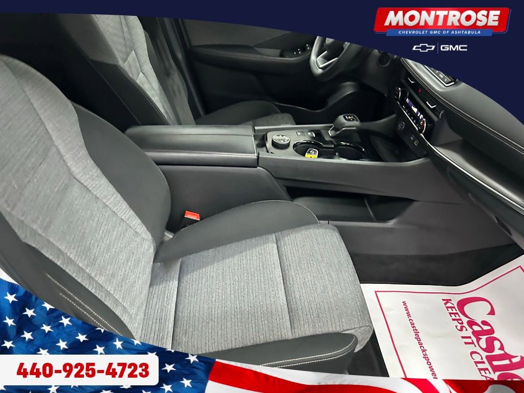 Used 2023 Nissan Rogue SV image 31