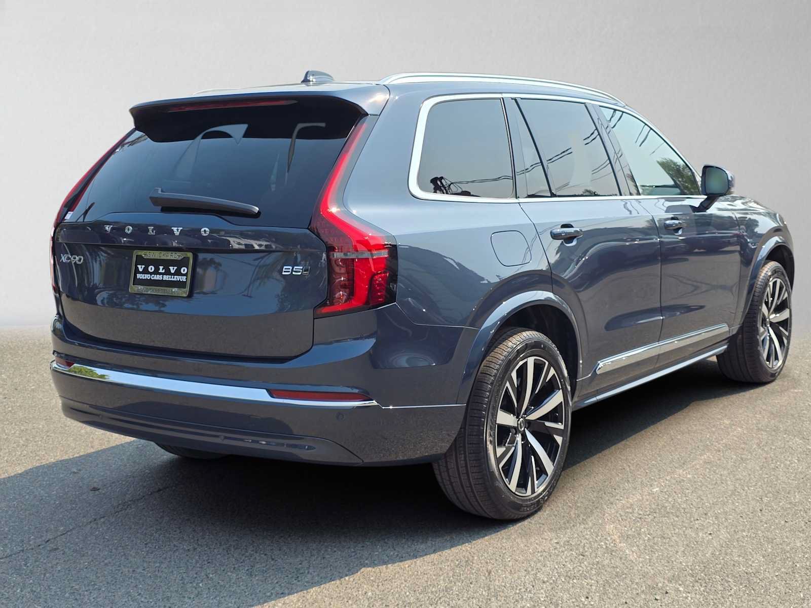 New 2026 Volvo XC90 B5 Core AWD/4WD image 3