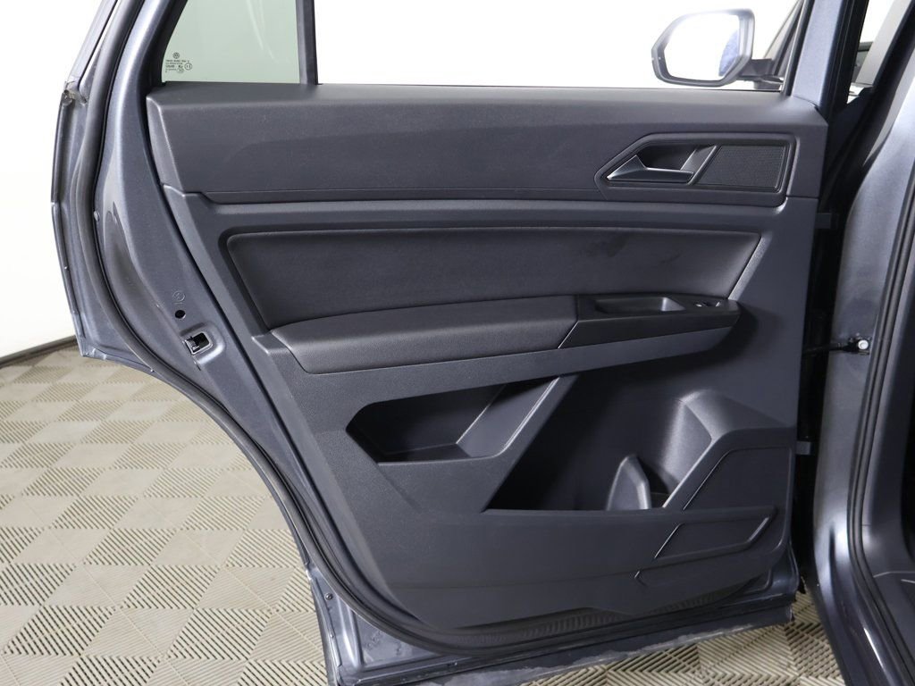 Used 2020 Volkswagen Atlas Cross Sport SE image 24