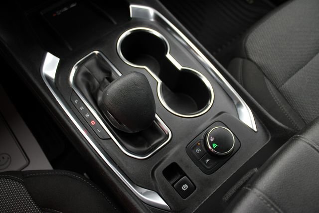 Used 2023 Chevrolet Traverse LT image 21