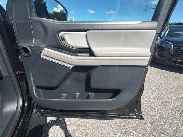 Used 2025 Ford Expedition Active AWD/4WD image 14