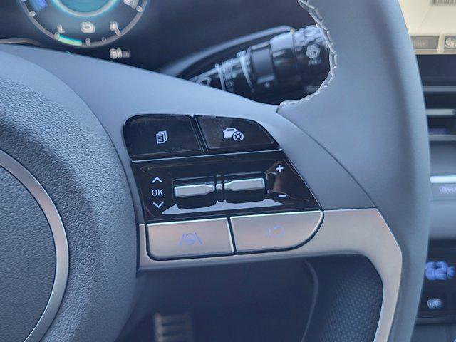 New 2025 Hyundai Elantra SEL FWD image 30