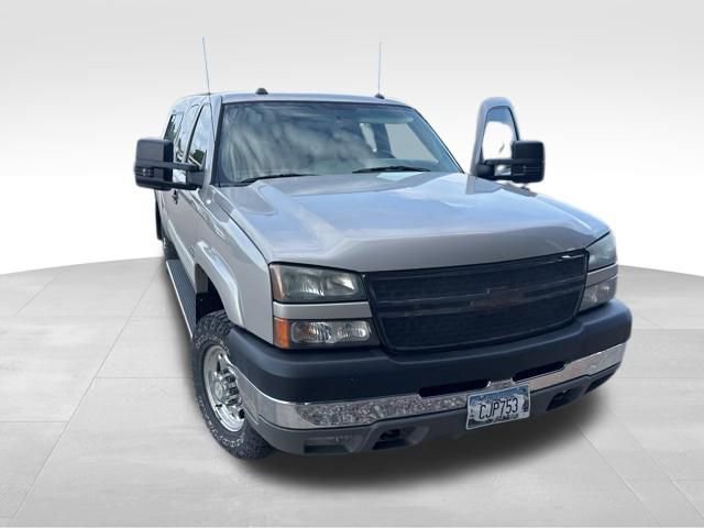 Used 2005 Chevrolet Silverado 2500 LT w/ Heavy-Duty Power Package AWD/4WD image 6