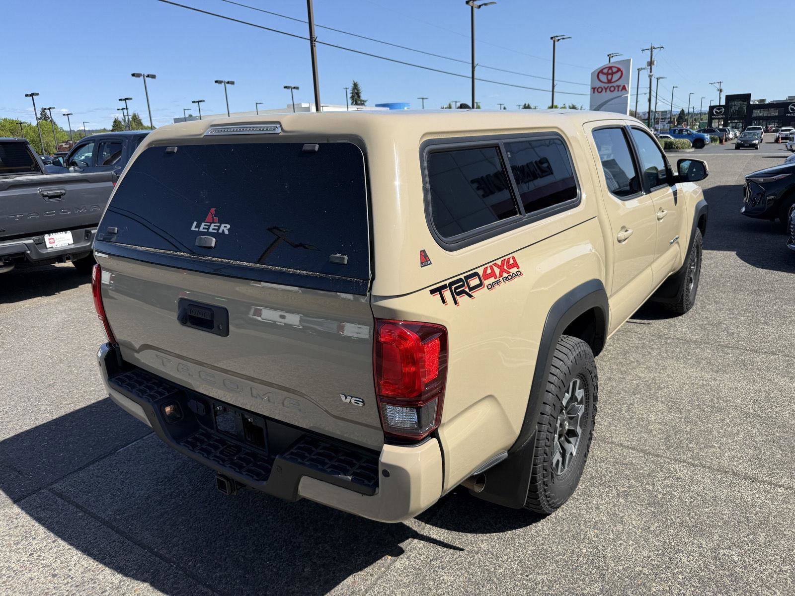 Used 2019 Toyota Tacoma TRD Off-Road w/ Technology Package AWD/4WD image 5