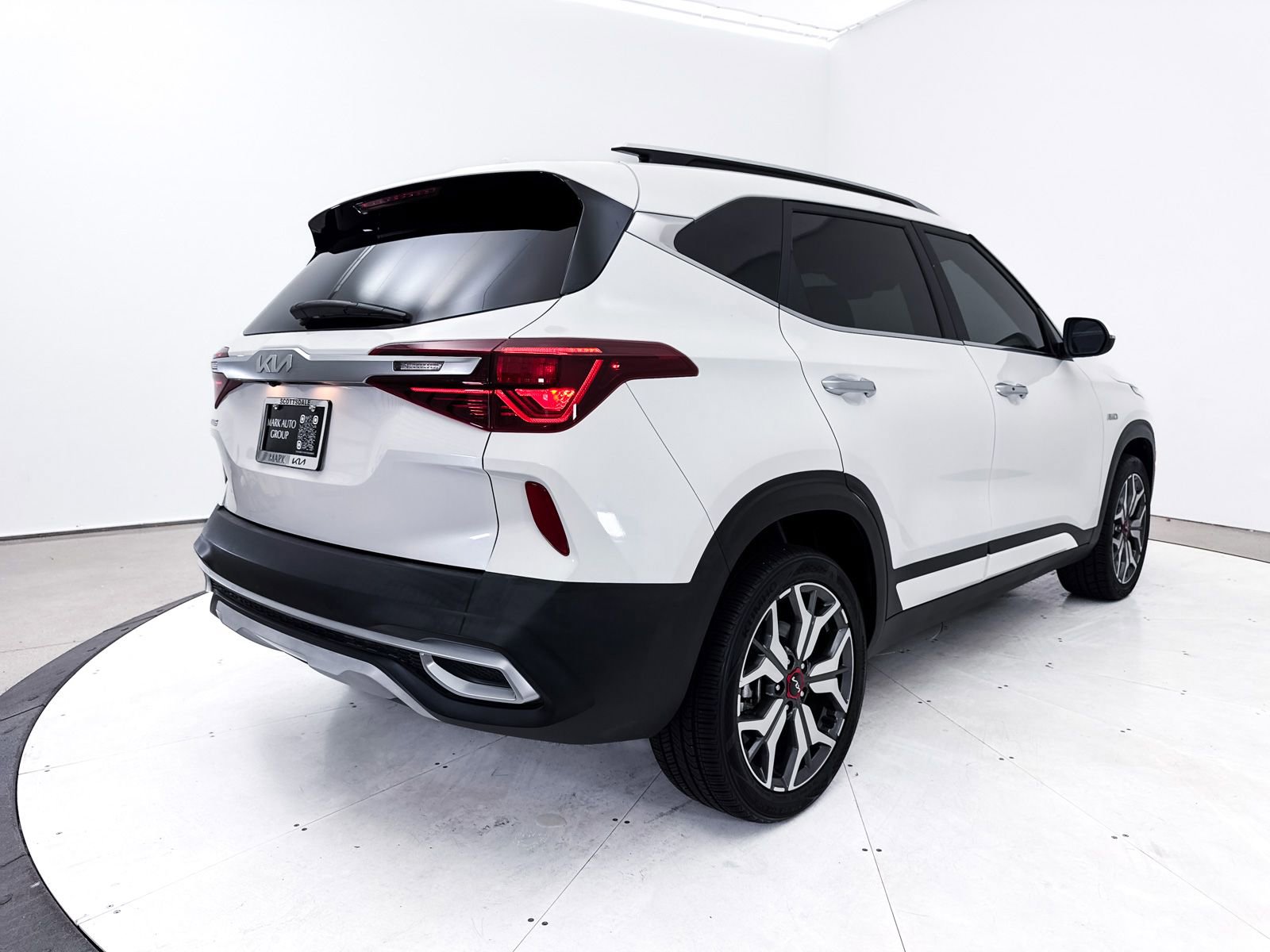 Certified 2022 Kia Seltos SX w/ Sunroof Package image 19