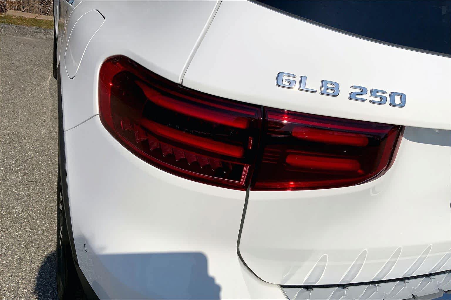 New 2026 Mercedes-Benz GLB 250 4MATIC image 18