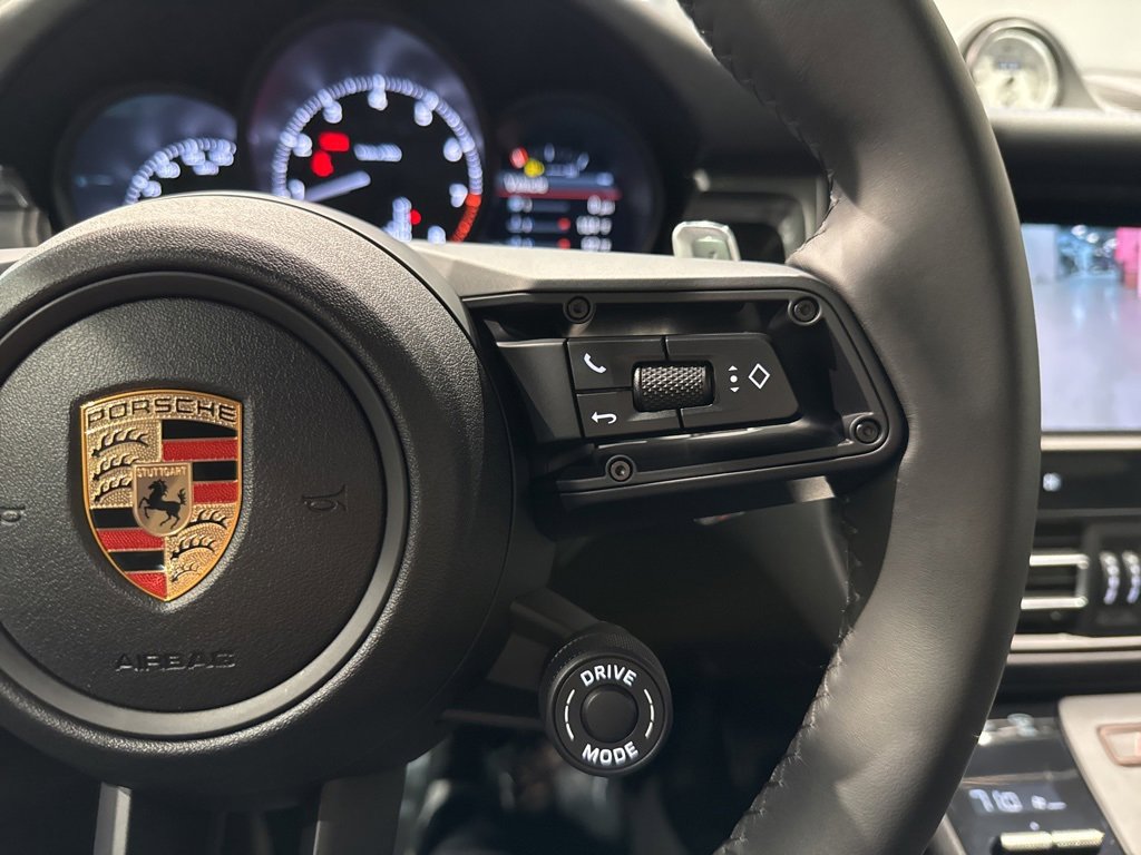 Used 2025 Porsche Macan GTS image 36