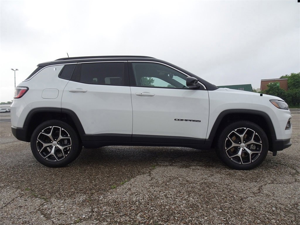 Used 2024 Jeep Compass Limited image 6