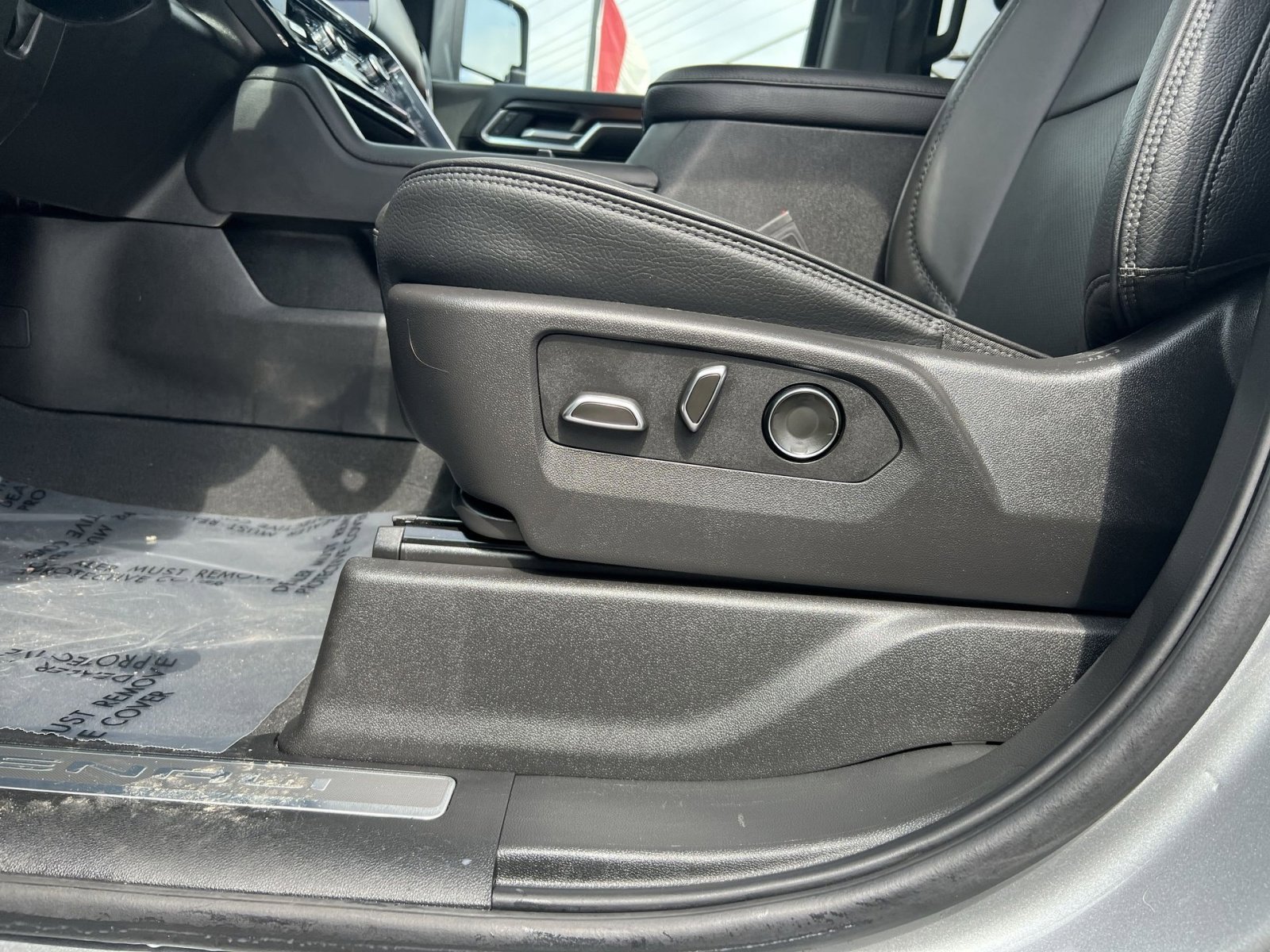 Used 2025 GMC Sierra 3500 Denali w/ Denali Reserve Package image 14