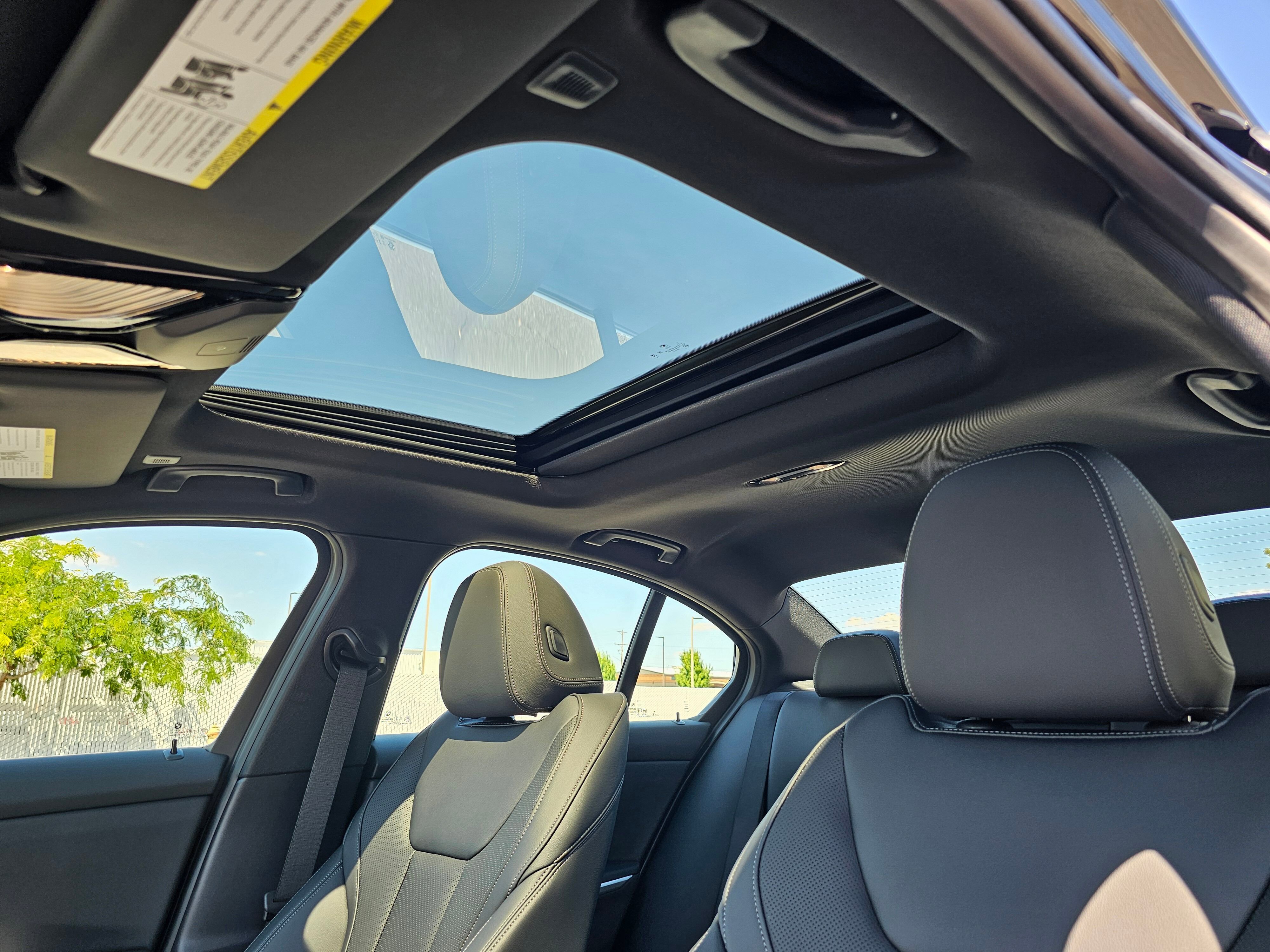 New 2025 BMW 330i xDrive Sedan w/ Premium Package image 27