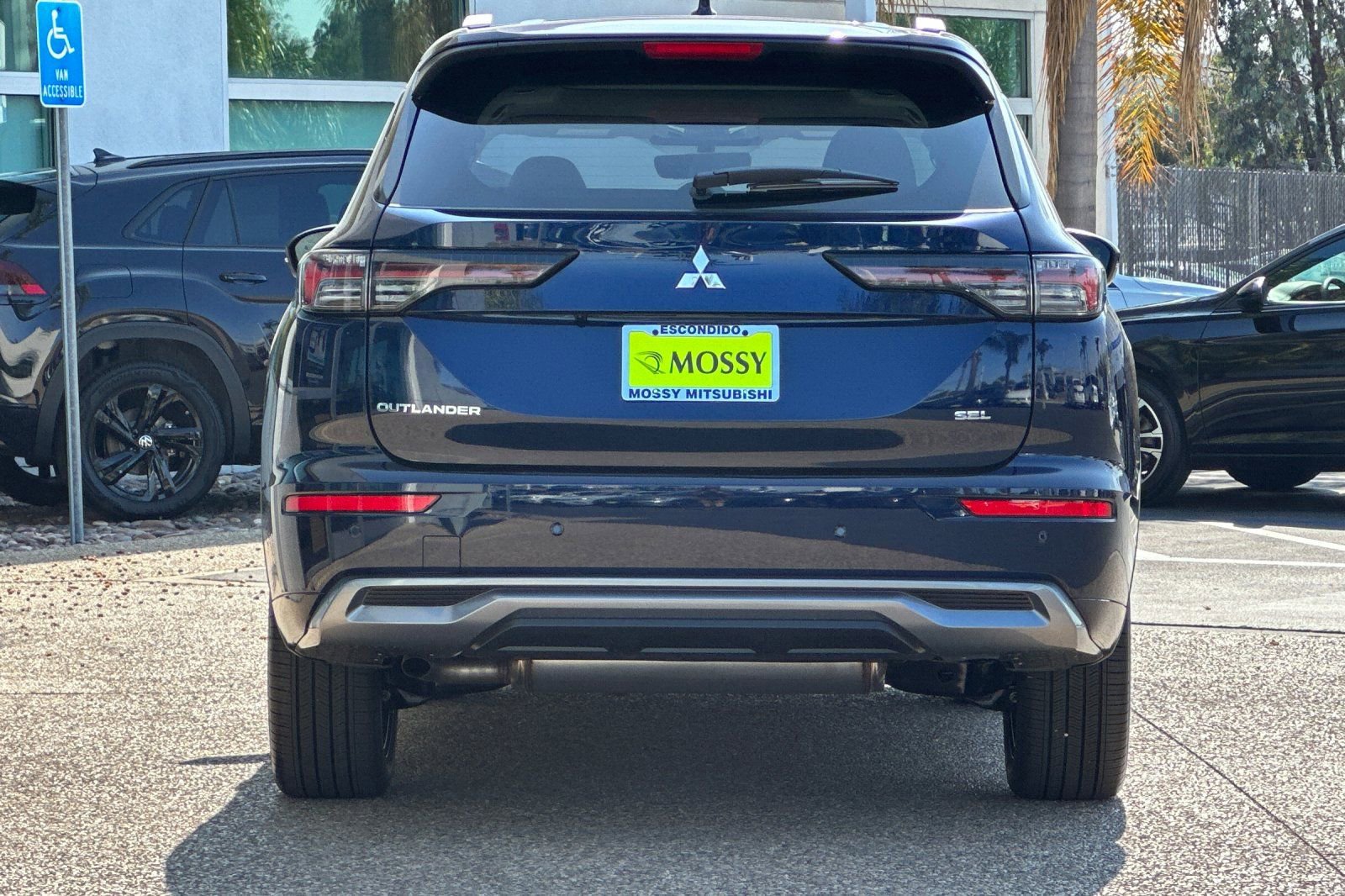 New 2025 Mitsubishi Outlander SEL image 5