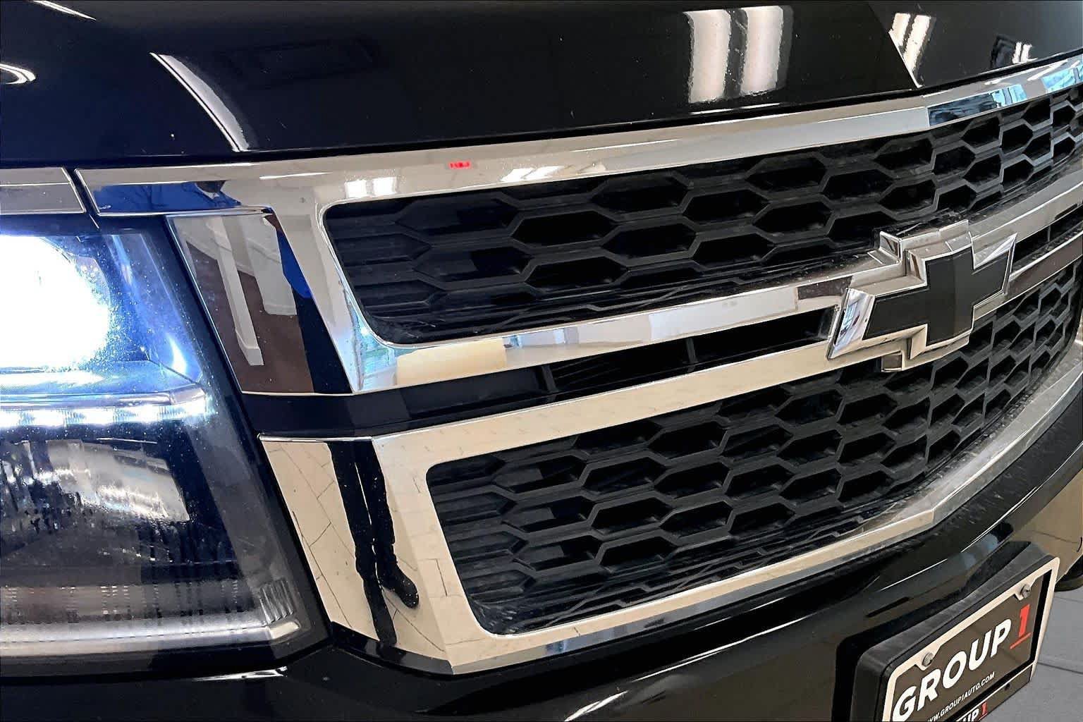 Used 2020 Chevrolet Suburban LT AWD/4WD image 28