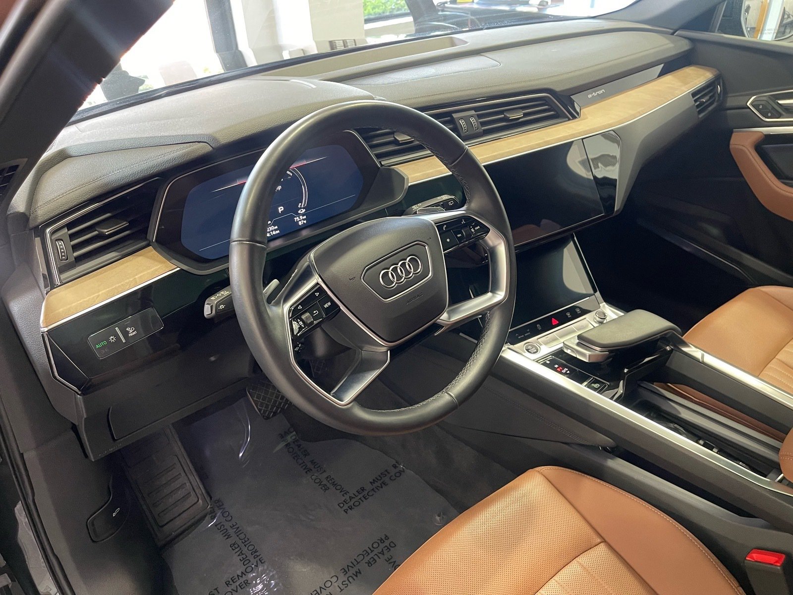 Used 2024 Audi Q8 e-tron Premium Plus w/ Premium Plus Package AWD/4WD image 25