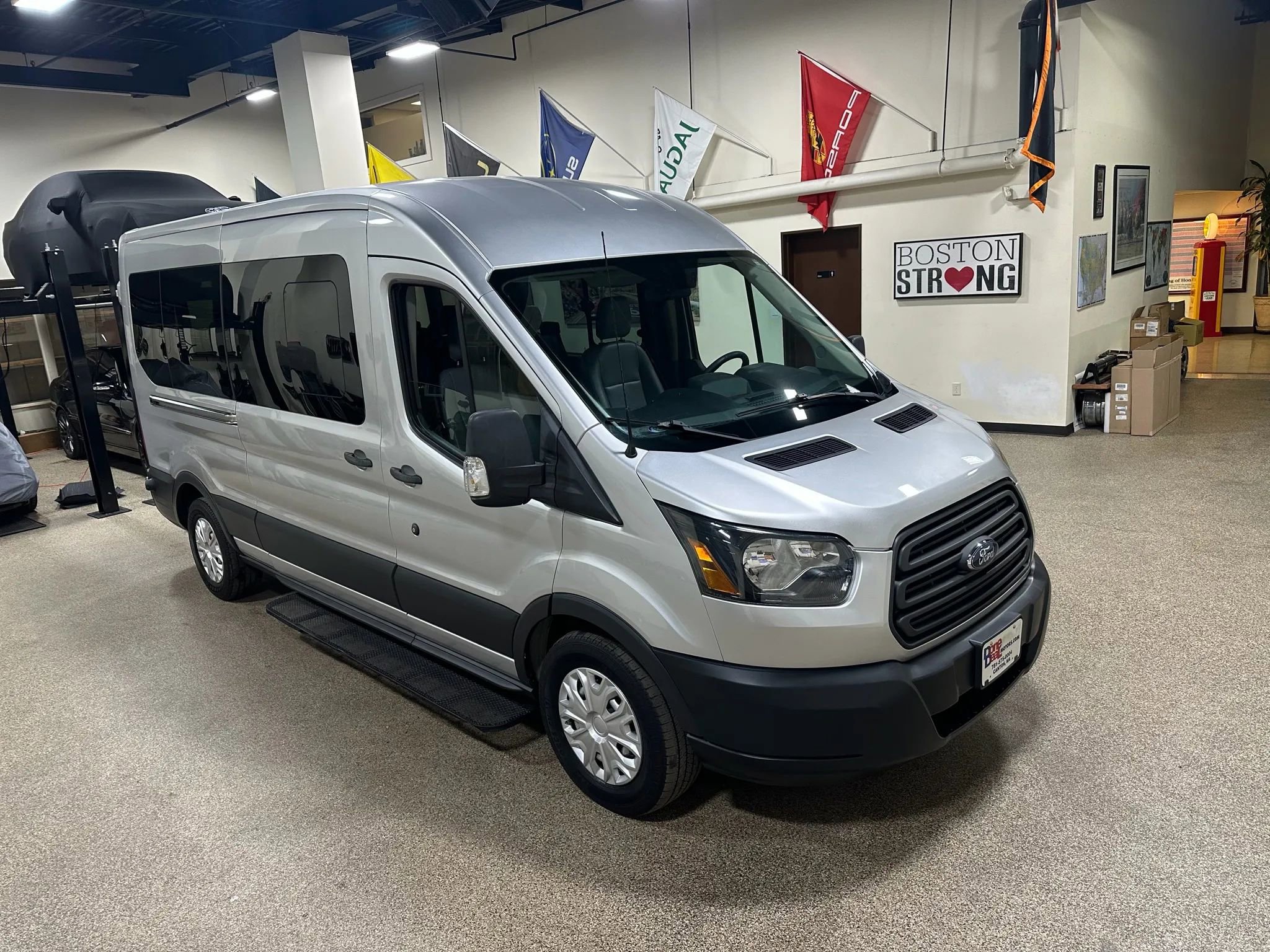 Used 2015 Ford Transit 350 XL image 5