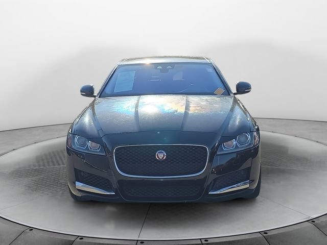 Used 2020 Jaguar XF Premium RWD image 8