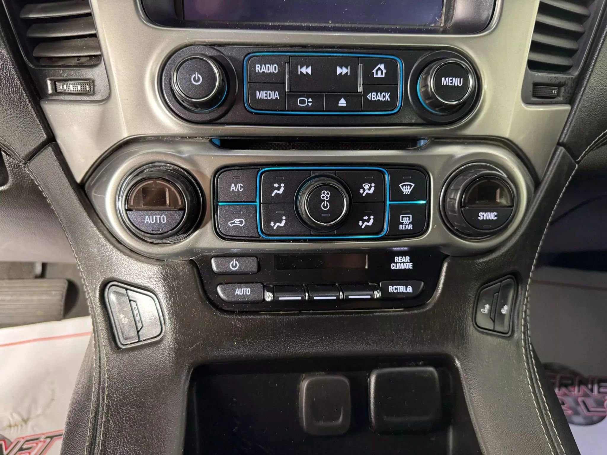 Used 2019 Chevrolet Suburban LT AWD/4WD image 21