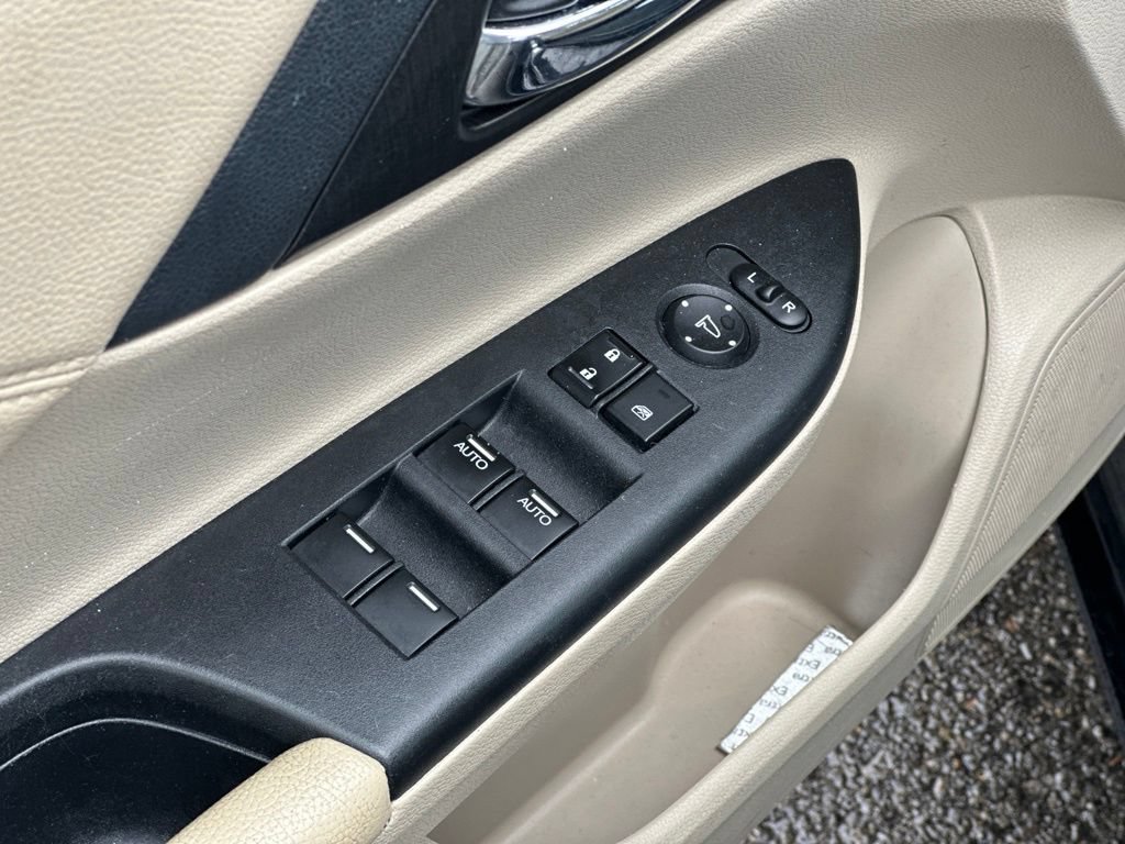 Used 2015 Honda Accord Touring image 16