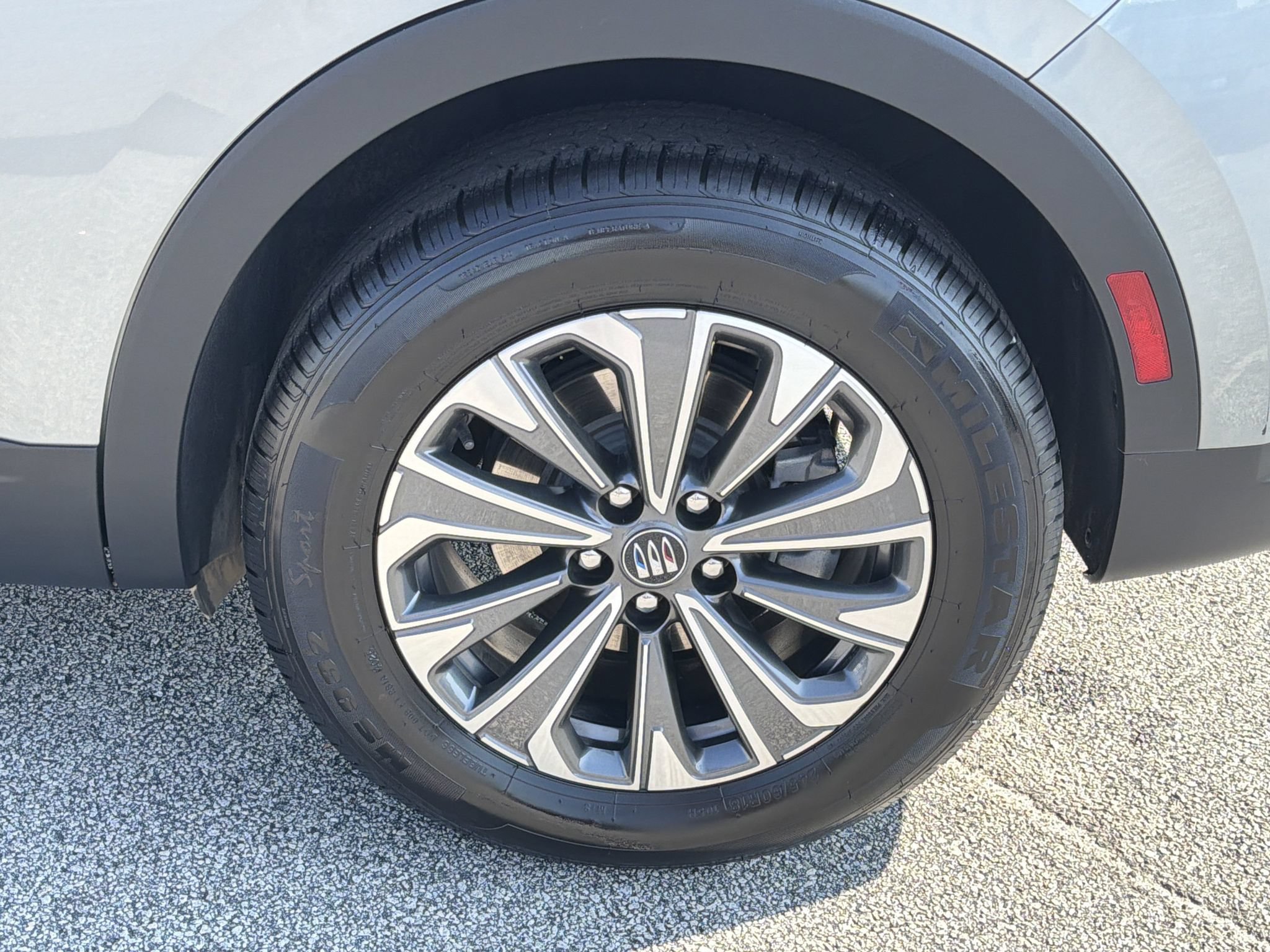 Used 2024 Buick Envision Preferred AWD/4WD image 27