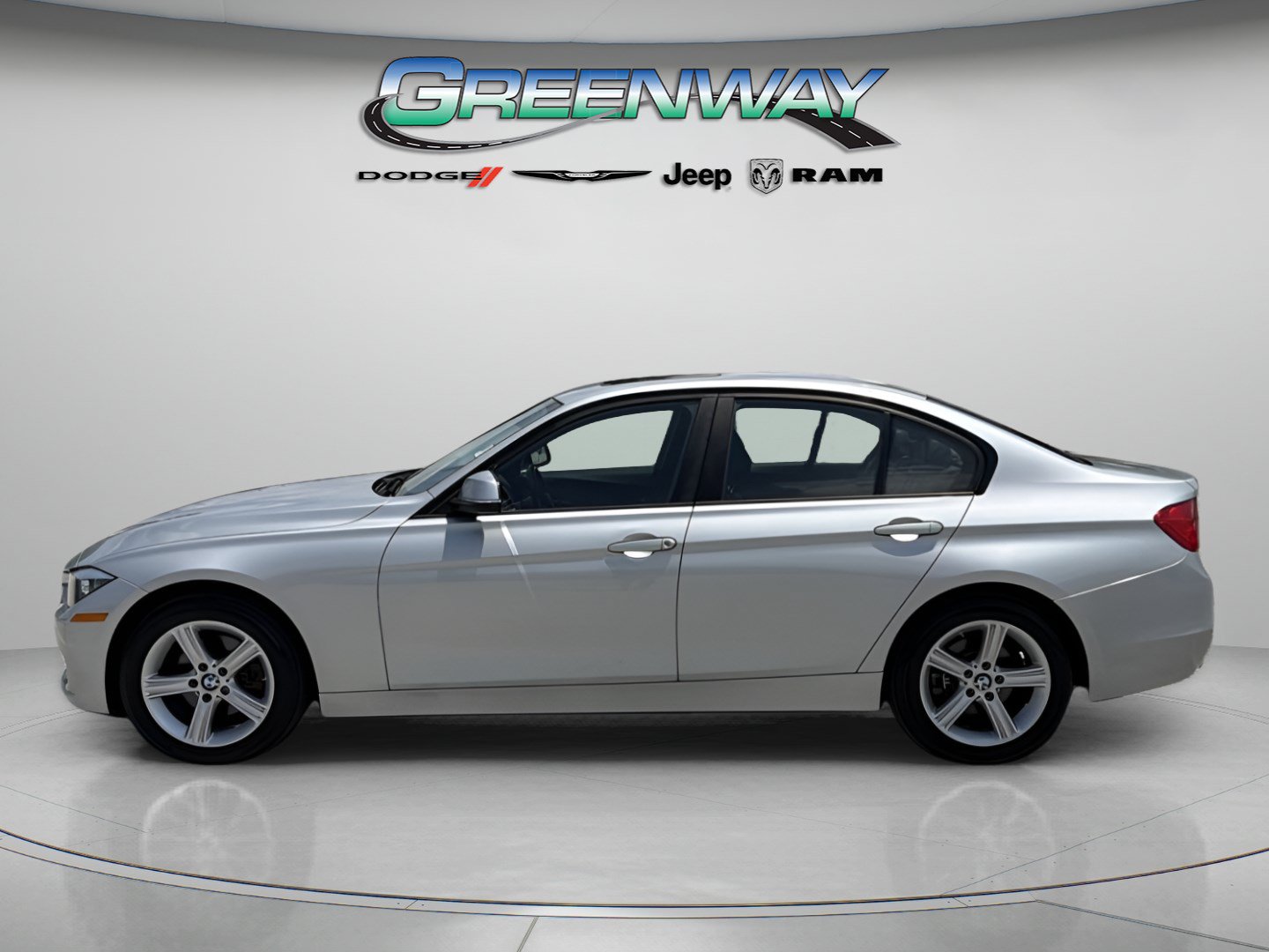 Used 2015 BMW 328i xDrive Sedan AWD/4WD image 2