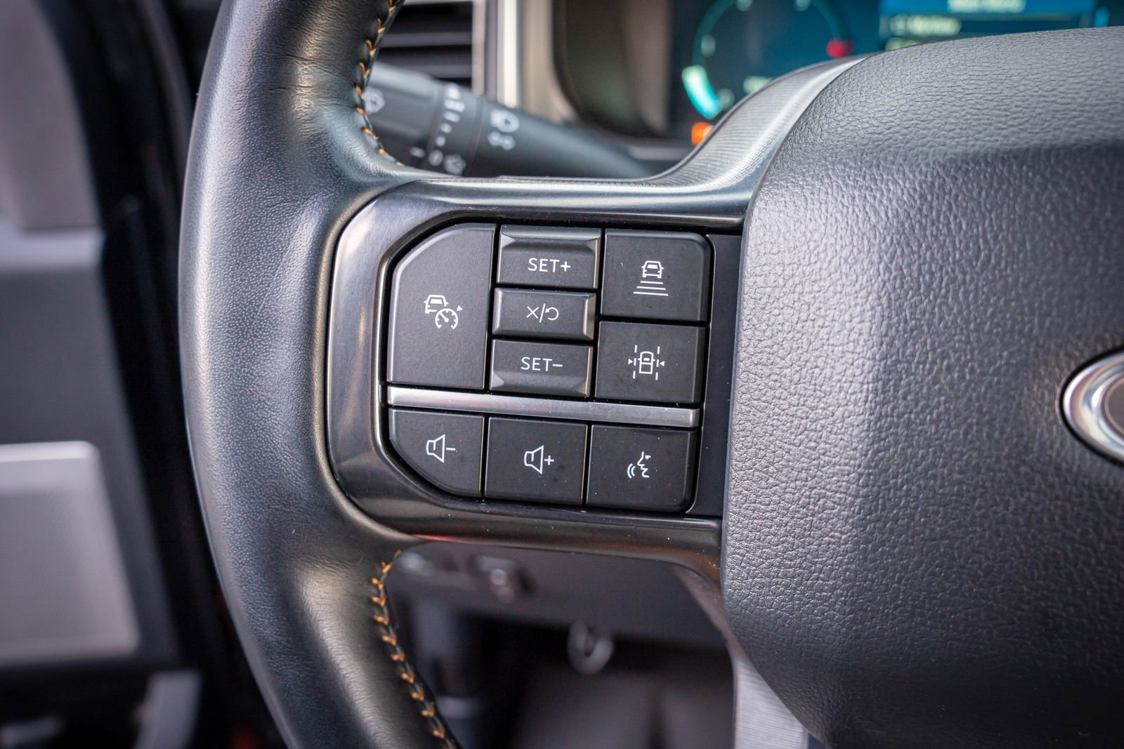 Used 2023 Ford F350 Platinum image 19