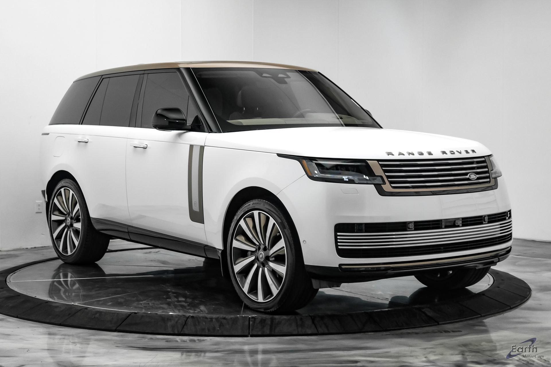 Used 2024 Land Rover Range Rover SV AWD/4WD image 23
