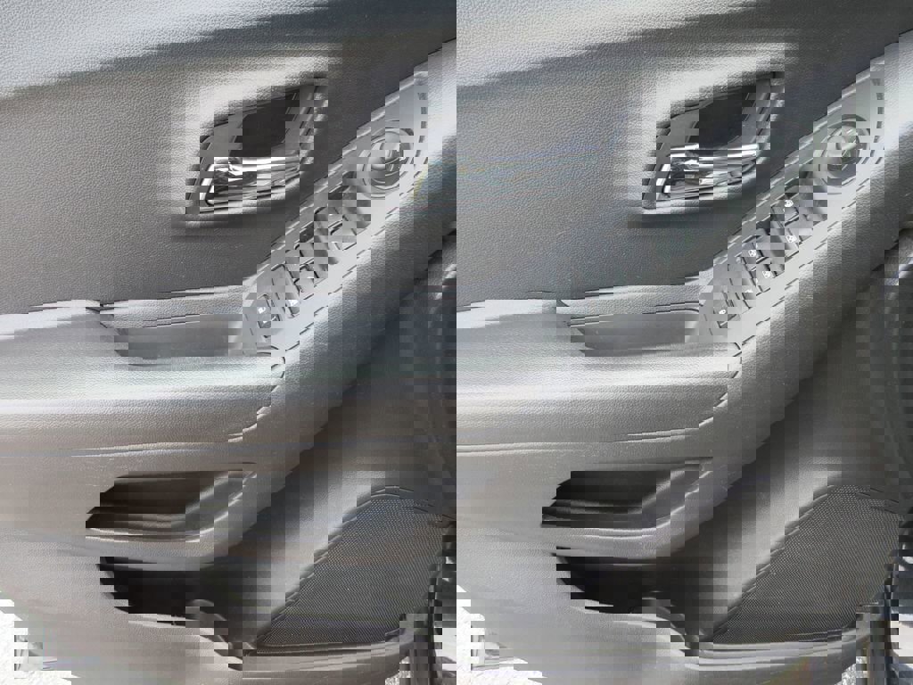 Certified 2021 Chevrolet Trax LS w/ Tint and Cruise Package image 21