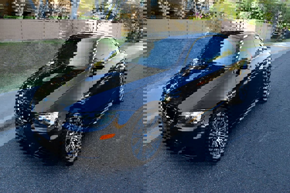 Used 2012 BMW M3 Convertible w/ Premium Pkg image 3