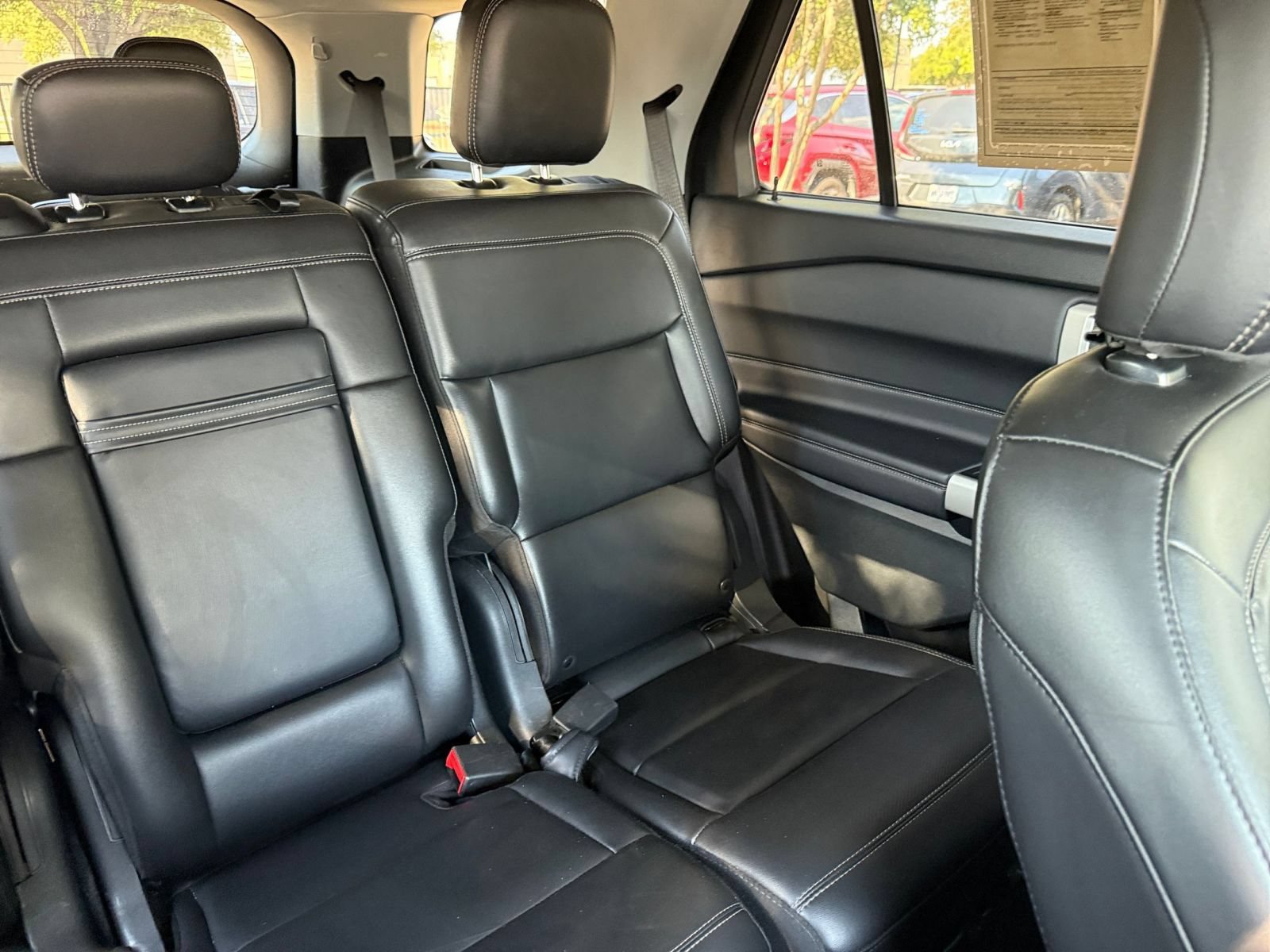 Used 2024 Ford Explorer XLT w/ Equipment Group 202A AWD/4WD image 38