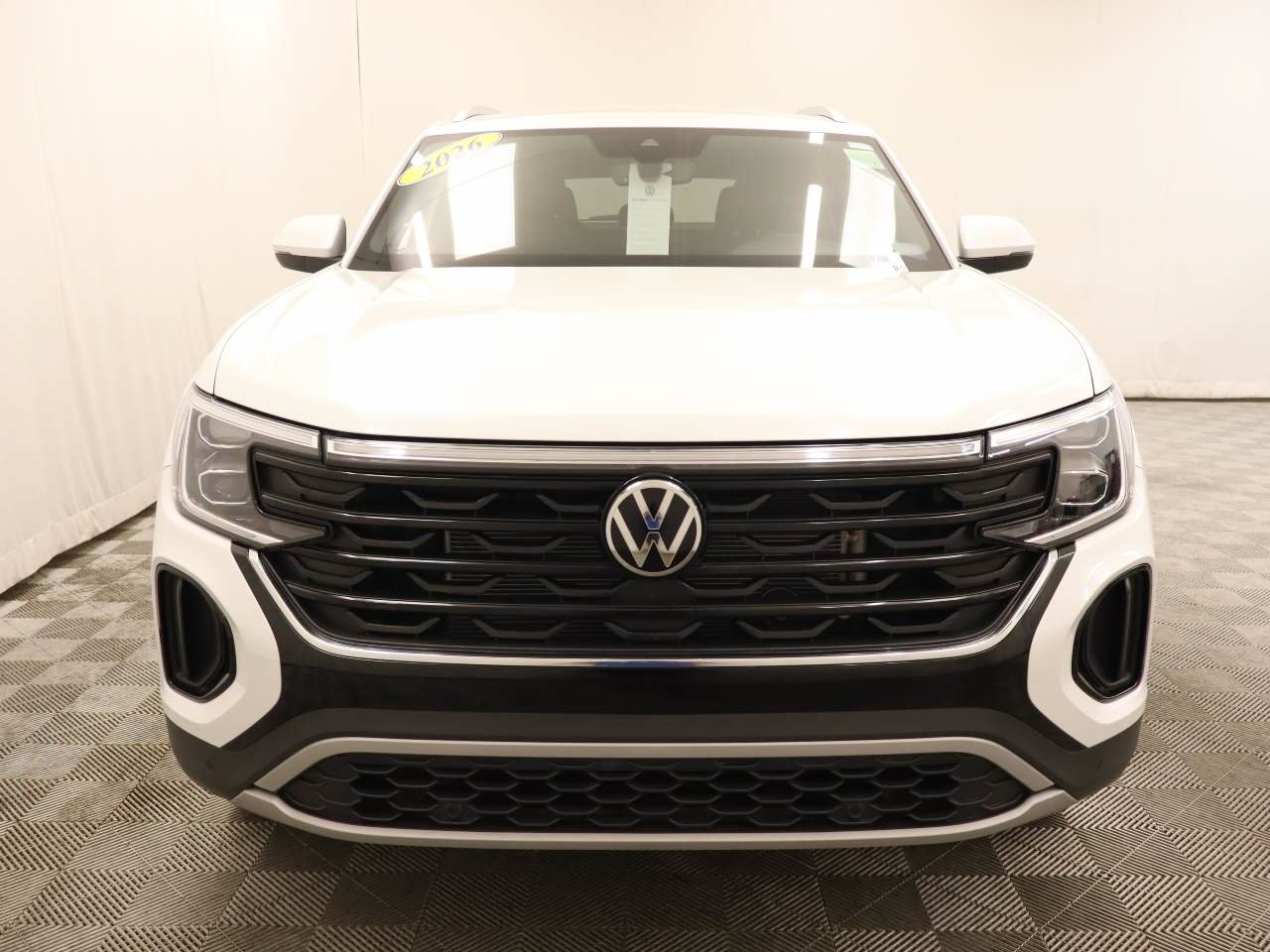 Certified 2026 Volkswagen Atlas Cross Sport SE FWD image 5