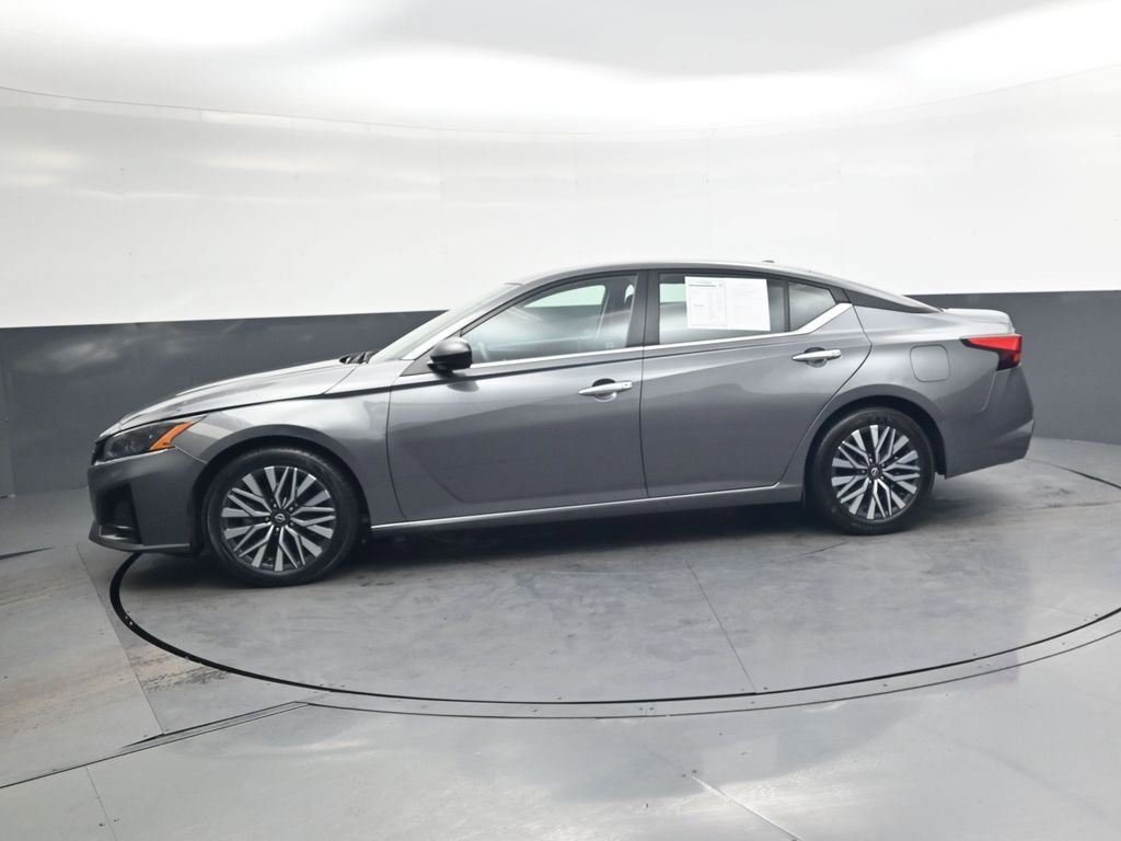 Used 2024 Nissan Altima 2.5 SV image 8