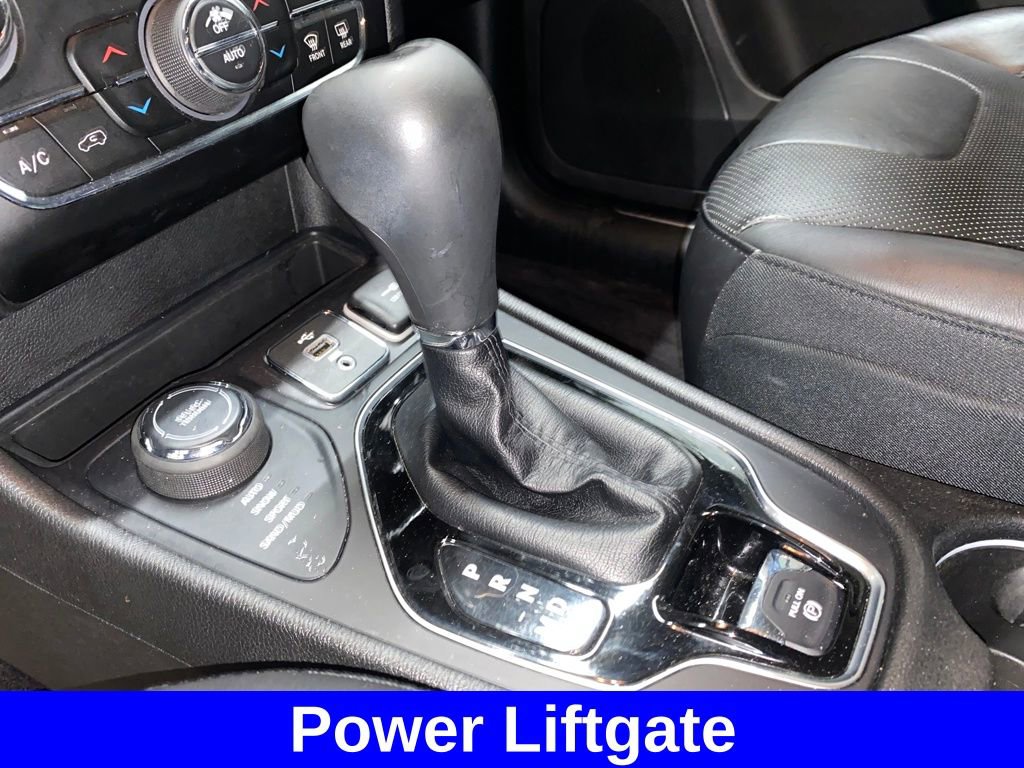 Used 2019 Jeep Cherokee Limited image 12