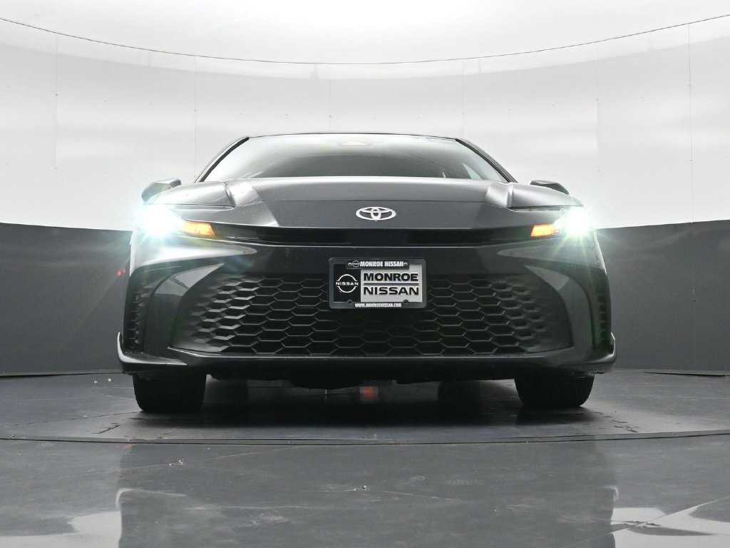 Used 2025 Toyota Camry SE FWD image 20
