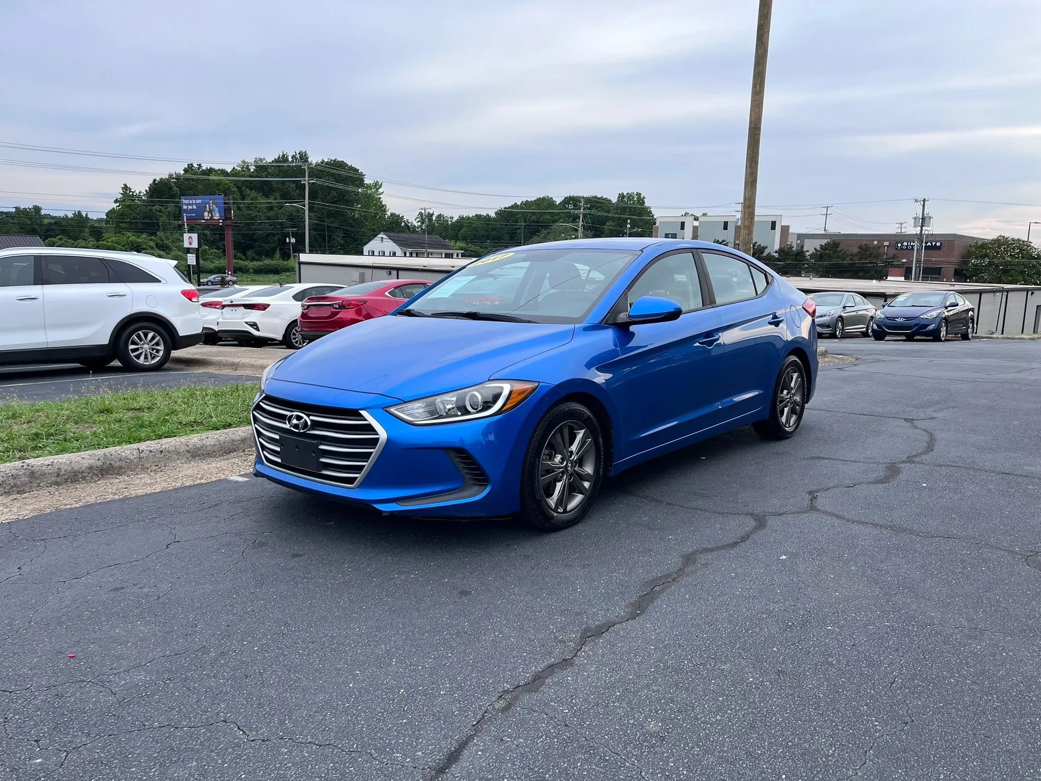 Used 2017 Hyundai Elantra SE FWD image 3