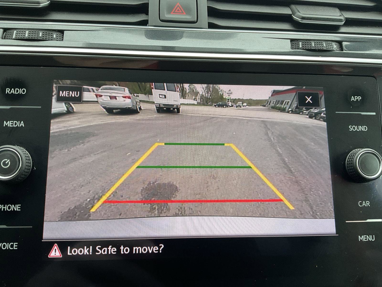 Used 2020 Volkswagen Tiguan SE w/ Panoramic Sunroof Package AWD/4WD image 22