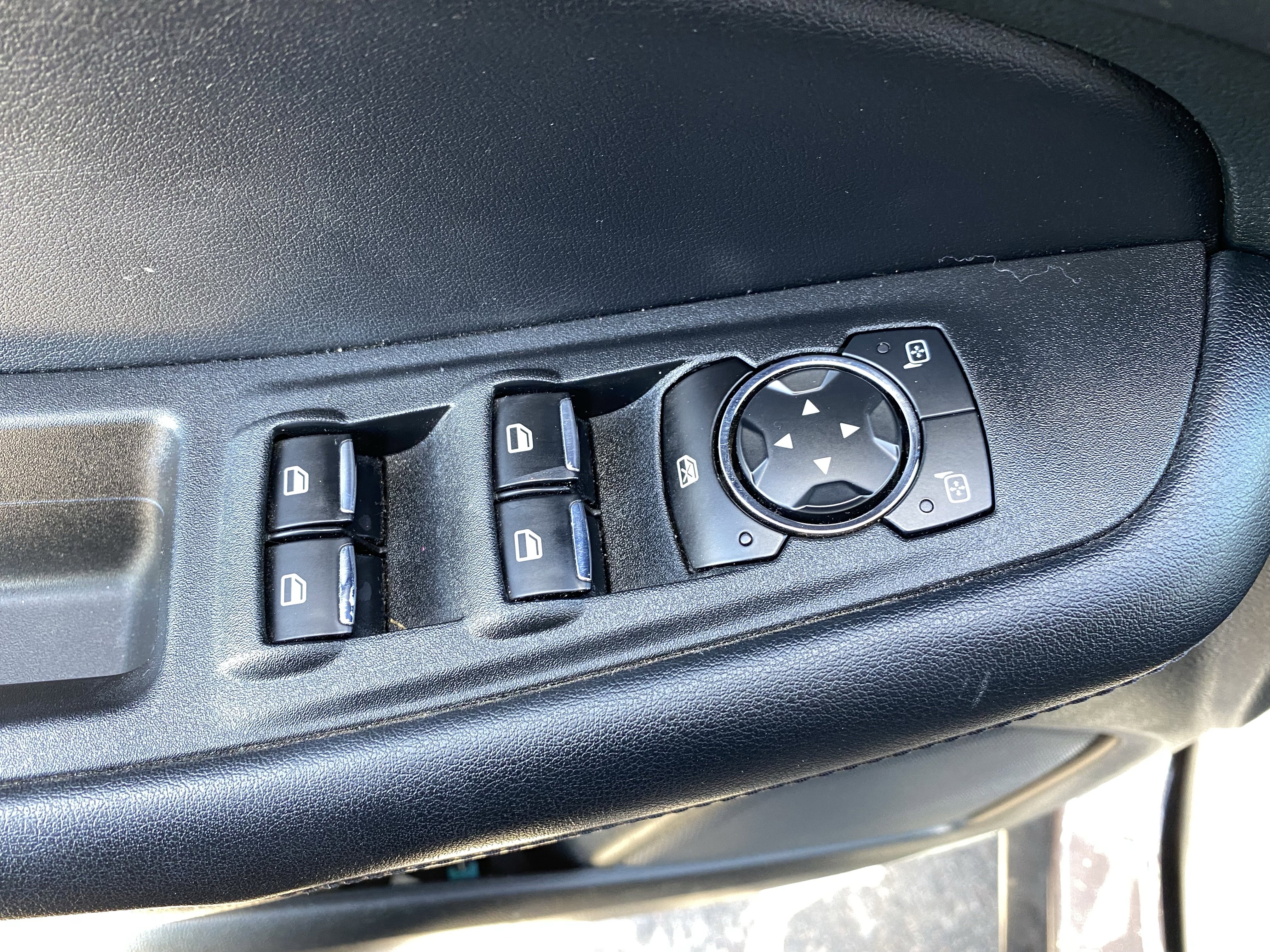 Used 2023 Ford Edge SE AWD/4WD image 19